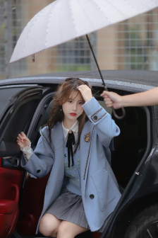 漂亮的女性内衣套装